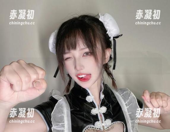 狐洛洛子教室写真更新，难道是要开启新的一课？