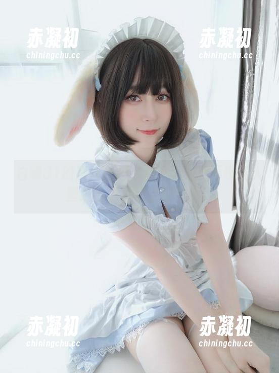 白银81的黑丝搭档：邻家大姐姐再现迷人壁纸合集，快来围观哦！