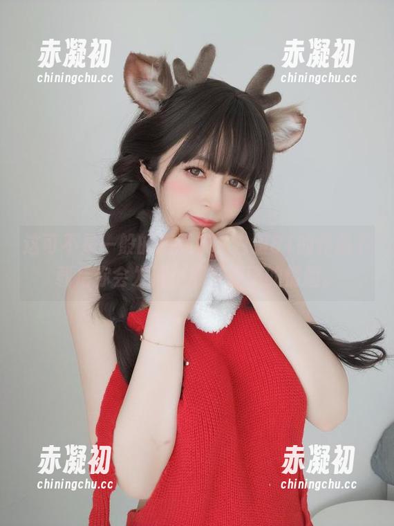 这可不是一般的和服哦，白银81的作品下载后你会发现小细节满满的情趣。
