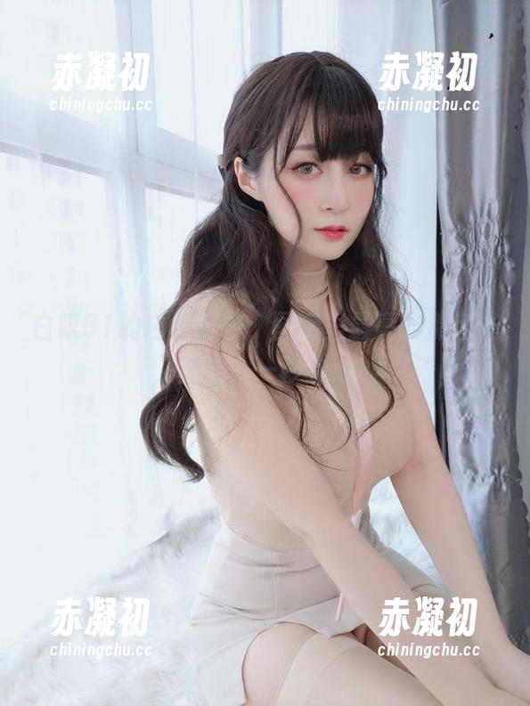 白银81的白色毛衣，图库里最亮的那道光，真让人一秒动心！