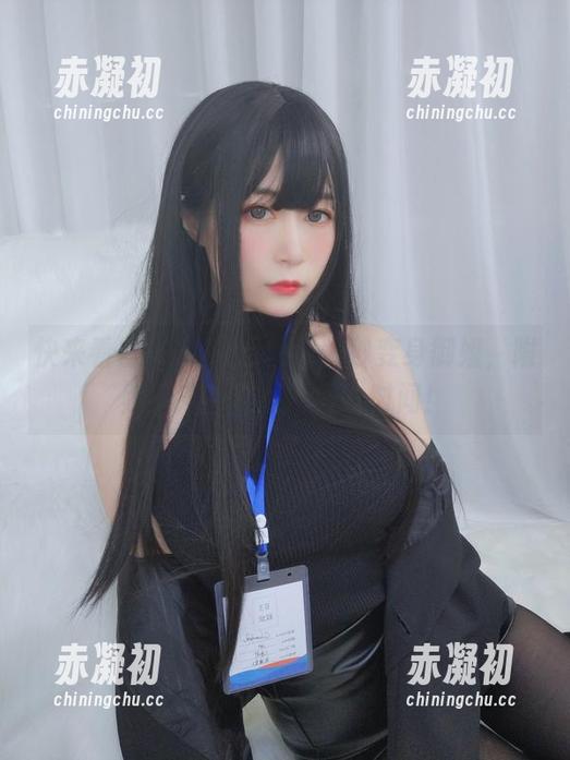 快来看白银81的套图，一秒变身御姐，附赠不离不弃的吃零食时间！
