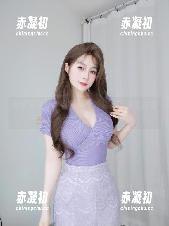 突然觉得奶牛有种可爱的姿态，来看白银81的写真吧