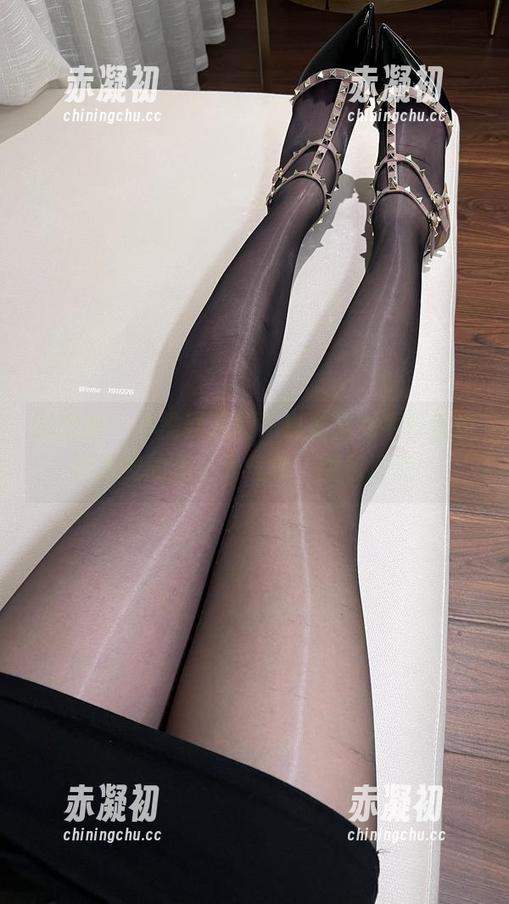 微密圈 - 不需要后期，白龙猫女牛仔裤自然散发的无圣光气息，图包速递！