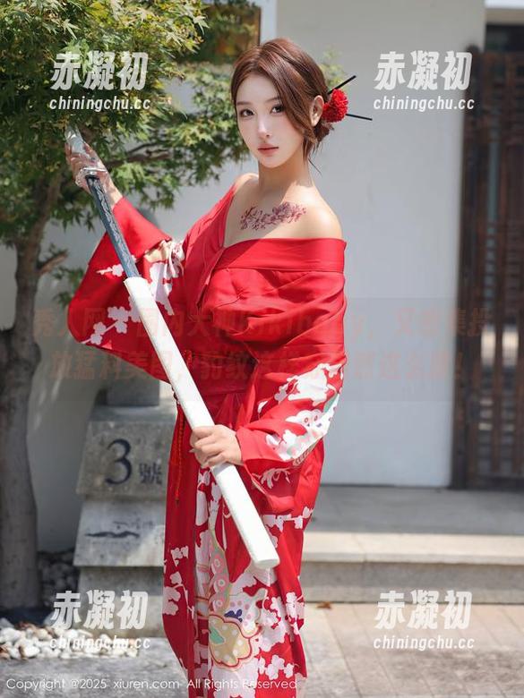 秀人网 - 圈内大神Kikibaby，又密集投放猛料美图，豹纹这样穿居然这么撩！