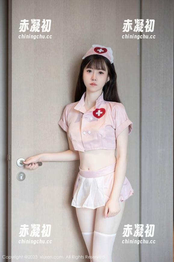 秀人网 - Lucky沈欢欣的美腿：不需要圣光，只需这套图就能迷倒你