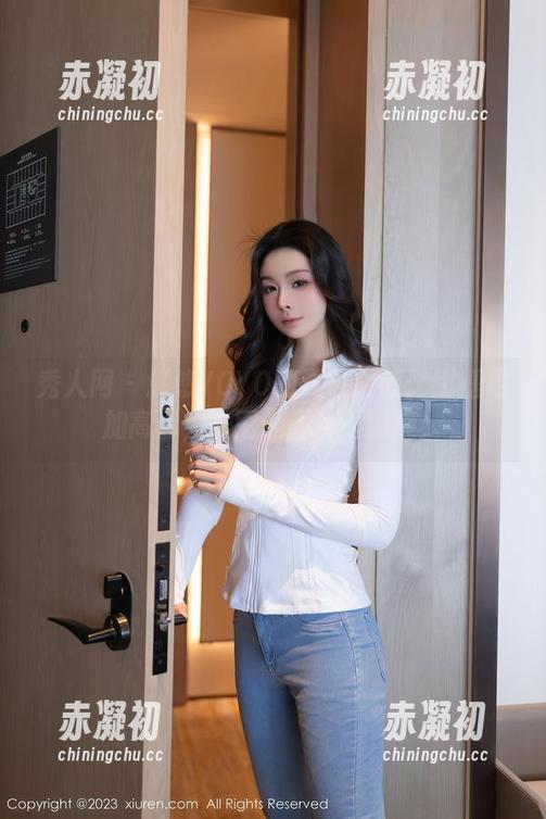 秀人网 - 悠悠YOYO的夏日挑战：比基尼加高清，美图让人目不暇接！