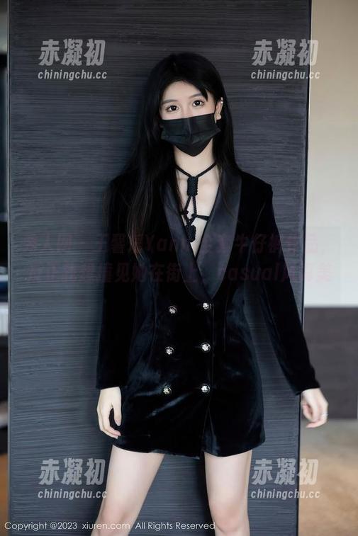 秀人网 - 王馨瑶Yanni全套牛仔裤作品，反正我想撞见她在街上，casual风真美。