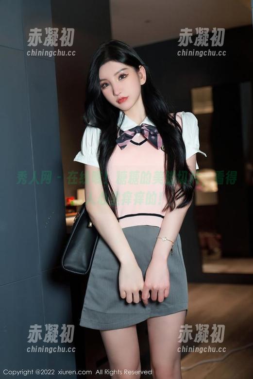 秀人网 - 在线瞧！糖糖的美脚切片，看得人心里痒痒的！