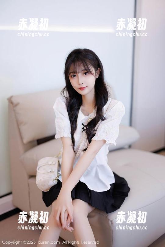 秀人网 - 网盘里的婚纱—我是不是该说，顾楚楚真会挑设计！