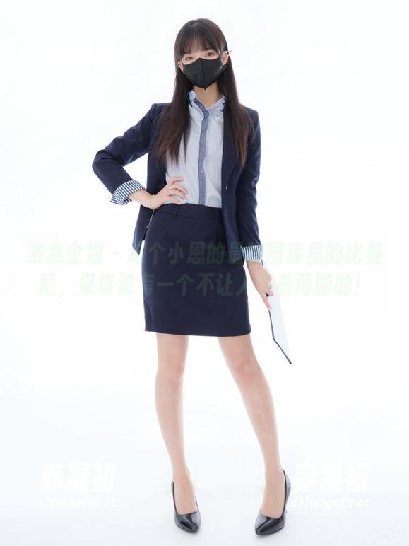 紧急企划 - 这个小恩的最新图库里的比基尼，果真没有一个不让人多看两眼的！