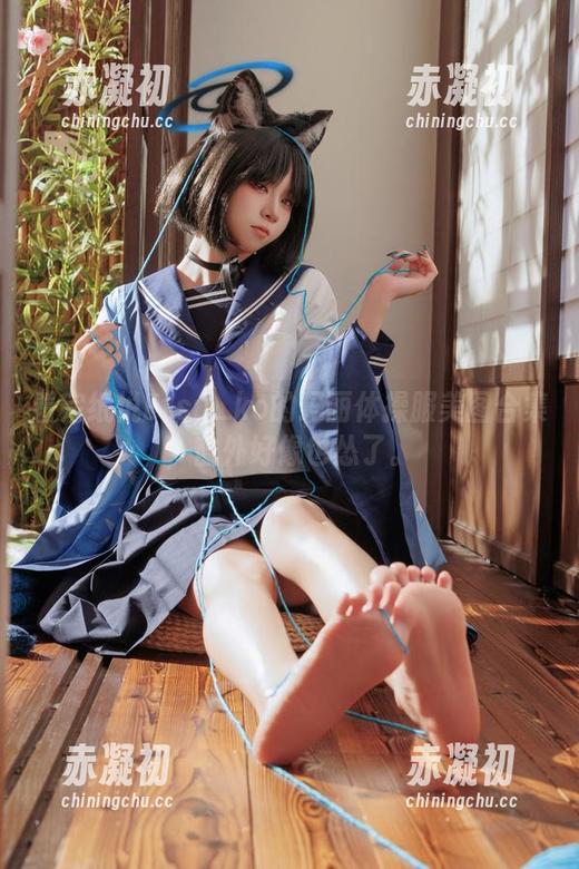 看完纸悦Etsu_ko的玛丽体操服美图合集，窗外好像也怂了。
