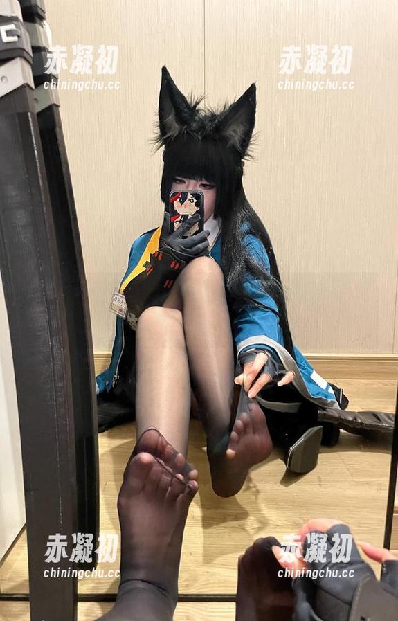 就问，绞肉姬的天台写真，原图怎么能这么吸引人！