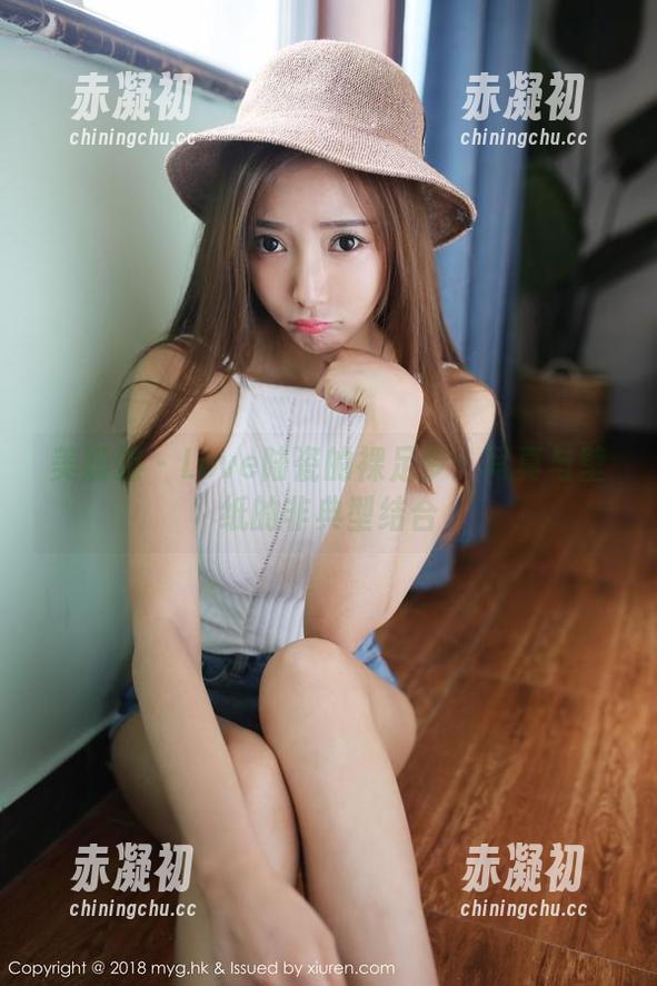 美媛馆 - Love陆瓷的裸足梦：写真与壁纸的非典型结合