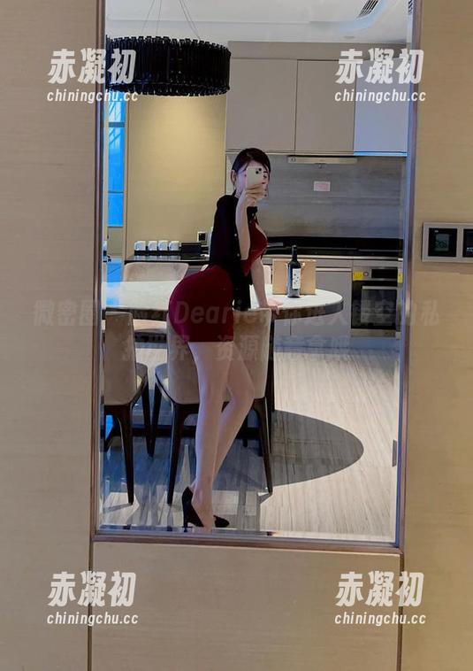微密圈 - 脸红Dearie带你进入镂空的私拍世界，资源随意拿哦