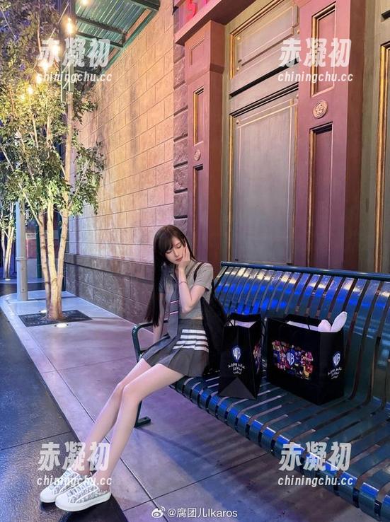 腐团儿Ikaros的万圣节美图：世纪难得的另类，可能连月亮都惊呆了