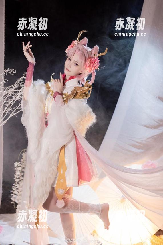 阴沉沉的日子被花兮_honoka的“女友”作品一扫而空，快看看这些图片！
