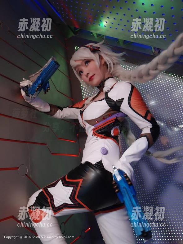菠萝社 - 王语纯内衣合集：图库里满满的分享，不怕你挑战自我！