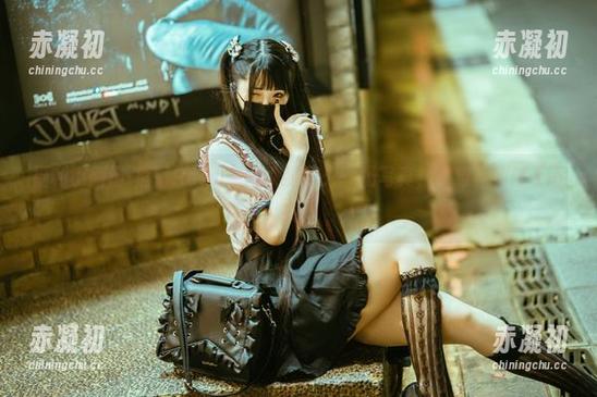 福利小剧场•落落Raku与圣女狩宴：一场写真，“狩”到停不下来！