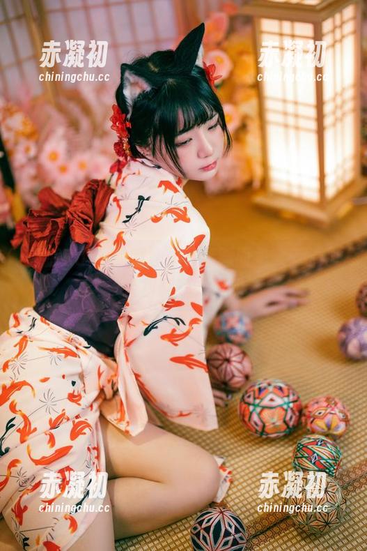 落落Raku的婚纱：高清画面里，云淡风轻却又逼人上钩