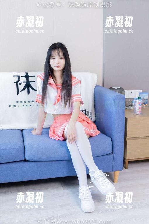袜啵啵 - 厨娘小沫在做什么，原图炫技，食物还是她的重点？