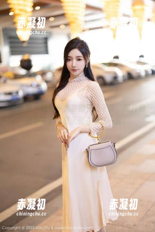 语画界 - 这波小尤奈的海边干货，图片和原图在手，夏天就是有这一套。