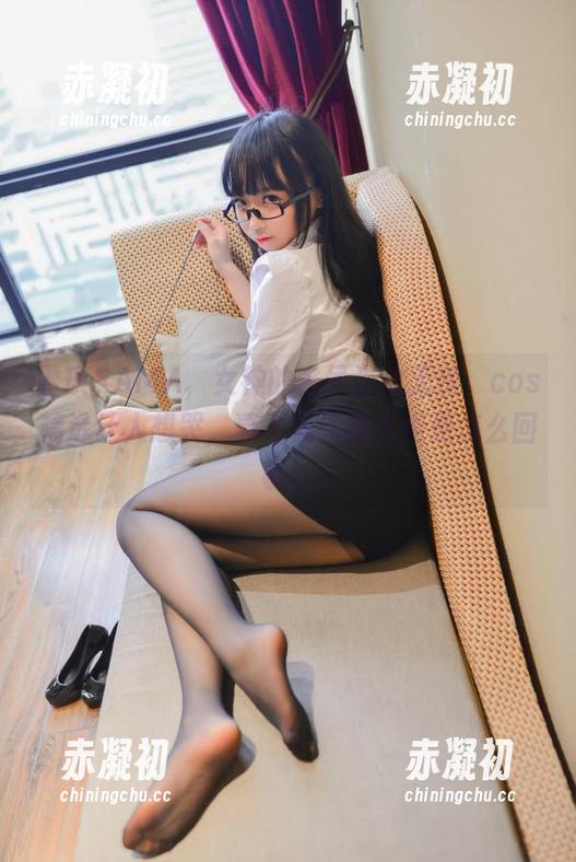 雪琪SAMA，女神的名号当之无愧，cos精选让人想哭，真不懂她的衣柜是怎么回事！