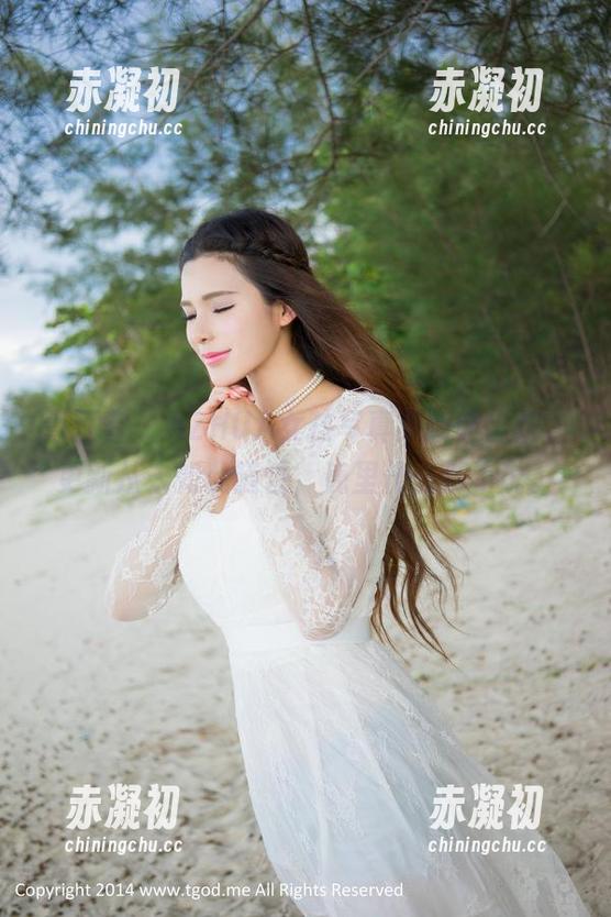 青豆客 - AZHUA女孩写真集新鲜出炉，更新从未如此随性，壳里什么都不说。