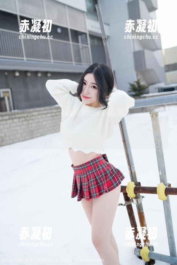 魅妍社 - 余心曼的婚纱照：下载后直接变身为婚礼主持人！