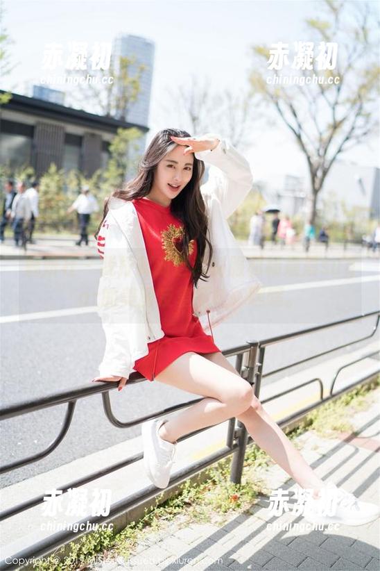 魅妍社 - 我打算对这套制服和杨晨晨sugar的美图反复品味，嘿嘿。