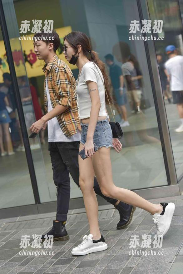魔镜街拍 - 凯恩的“点亮我的心”原图，真是让我自愧不如，进击美颜了吗？