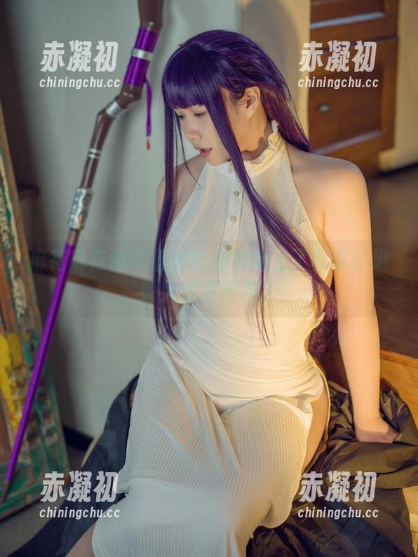 麻花麻花酱带着她的连衣裙上了写真！谁说大腿要严肃？